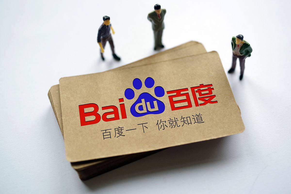 何炅说现在特别痛苦又近视又老花